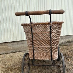 乳母車　ベビーカー　手押し車　藤製　昭和レトロ　アンティーク
　の画像