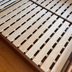 ダブルベッドフレームの画像