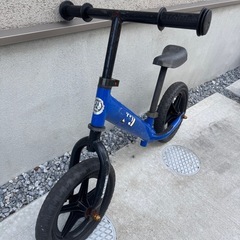 ストライダー　青の画像