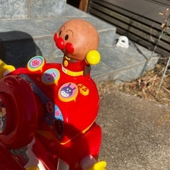 アンパンマンの三輪車の画像