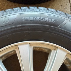 中古ホイール付きスタッドレスタイヤ   195/65R/15の画像