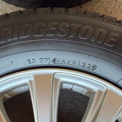中古ホイール付きスタッドレスタイヤ   195/65R/15の画像