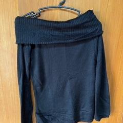 オフショルトップスの画像