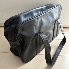 スクールバッグ、ネクタイ、リボンセットの画像