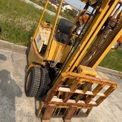 ヒンジ付き フロントダブルタイヤ フォークリフト TCM 1.5トン ディーゼルエンジン ジャンク品 の画像