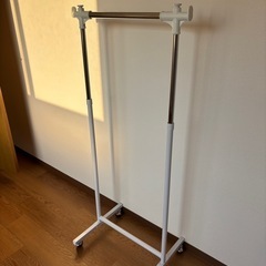 ハンガーラックの画像