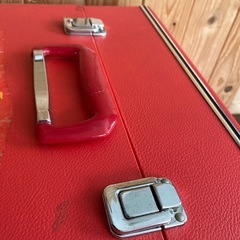 金具付き　箱　赤色の画像