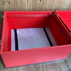 金具付き　箱　赤色の画像
