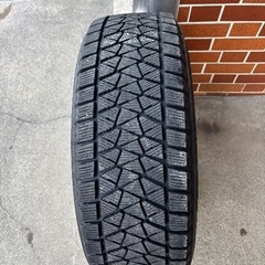 スタッドレスタイヤの画像