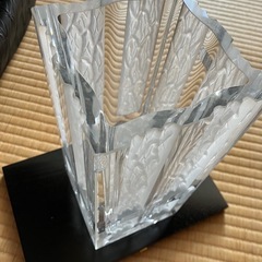 ガラスの花瓶の画像