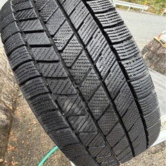 スタッドレスタイヤ17いんちインチの画像