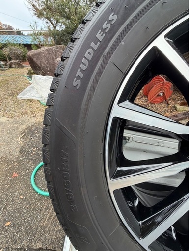 スタッドレスタイヤ17いんちインチ