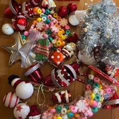 クリスマスツリー　大型　飾り付　の画像