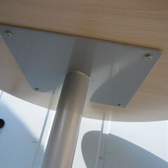 丸テーブル　φ750　H700　木目チークの画像