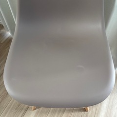 ニトリ 北欧風シンプルシェル型チェア 椅子 ダイニングチェア　グレージュ③の画像