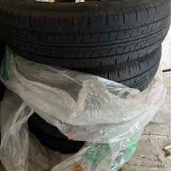 【取引中】タイヤ(アルミホイール付)の画像