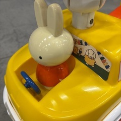 乗り物　ミッフィの画像