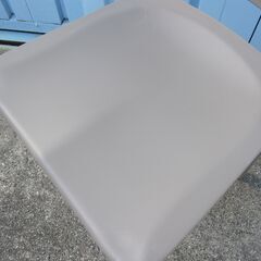 チェア　ポリプロピレン　ライトブラウンの画像