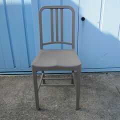 チェア　ポリプロピレン　ライトブラウンの画像