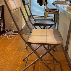 ニトリで購入した折畳椅子2脚の画像