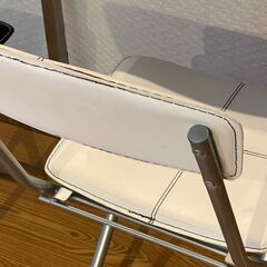 ニトリで購入した折畳椅子2脚の画像
