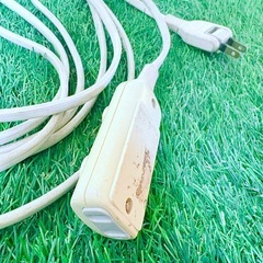 1.8m 3口 延長コード✨掃除機・電動工具もOK🌿使用感ありでもまだまだ活躍♪お家・車庫・ガレージに便利でお得な1本🌸中古品の画像