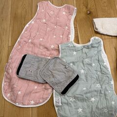 ベビー用タオル地服、スリーパーなどの画像