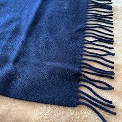 ダンヒルdunhillマフラー ストール ショール スカーフ navy ネイビー紺色系 darkblue ダークブルー青色系 無地ロゴ カシミヤ100% カシミア100%スコットランド製 メンズmen’s男性用紳士の画像