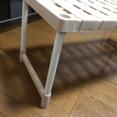 ベンチ　プラスチック　分解可能　２つあり　　　の画像