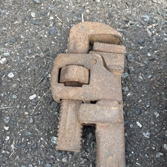  大型パイプレンチの画像