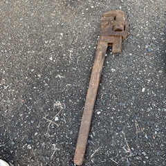  大型パイプレンチの画像