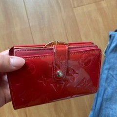 2つ折り財布の画像