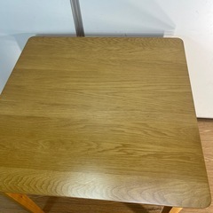 ニトリ オークテーブルの画像