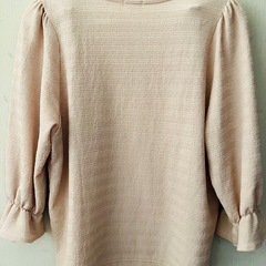 レディース　トップス　薄いピンクの画像