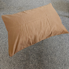 美品 枕2個セット ホワイトxブラウンカバー 寝具 ふわふわ 新生活にも の画像