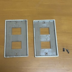 2口のコンセントカバー　2ヶの画像