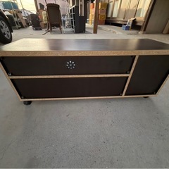 木目調テレビボード　キャスター付きの画像