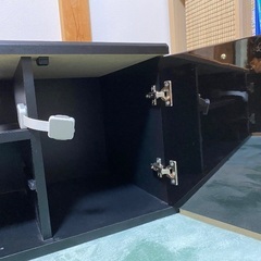 チャイルドロック付き  テレビ台　118cm x 40cm x H43cmの画像