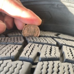 21年製　ダンロップ　スタッドレスタイヤのみの画像