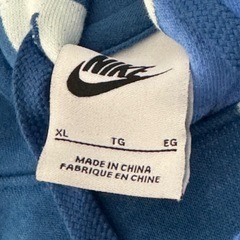 NIKE ナイキ パーカー 未着用 XLの画像