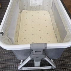 bellababy 高さ調整可能なグレーのベビーベッドの画像