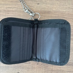 adidas 財布チェーン付きの画像