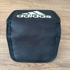 adidas 財布チェーン付きの画像
