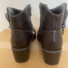 茶色のオシャレなブーツ
の画像