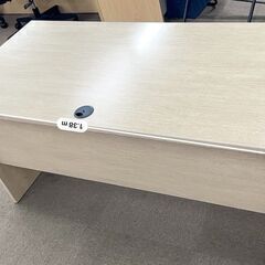 オフィス用デスクの画像