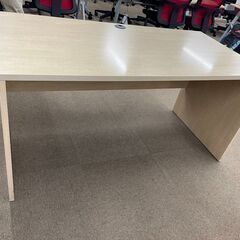 オフィス用デスクの画像