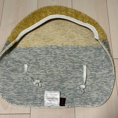 【三軒茶屋で引き渡し】unico（ウニコ）HUE トイレ蓋カバー ブルー×イエローの画像