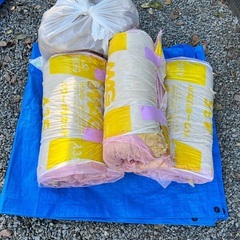 少量ですが、リサイクル品、16K グラスウール断熱材、鉢植えの越冬、屋外ペット小屋の防寒に。の画像