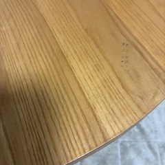 丸テーブルの画像