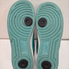【糸島市内 送料無料】NIKE エアフォース1 ロー ティファニーブルー系 ブラック×ターコイズ メンズ スニーカー 　NIKE AIR FORCE 1 Low スニーカー ティファニーブルー系 メンズ 27cm前後 箱あり 美品 ブラック×ターコイズ 人気カラー　251117-6Yの画像